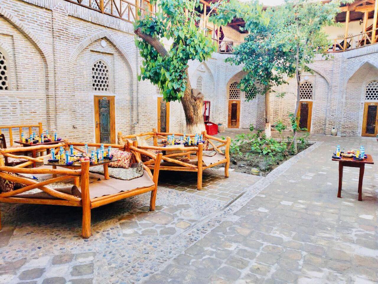 Ohun Caravan Sarai 18Th Century Old Hause Historical Unesco Heritage List 1 Minutes To Bukhara Old Town Square Est-Since 1826 For Walk In Guest Parking, Cozy Room, Best Location And Strong Wifi Exterior photo