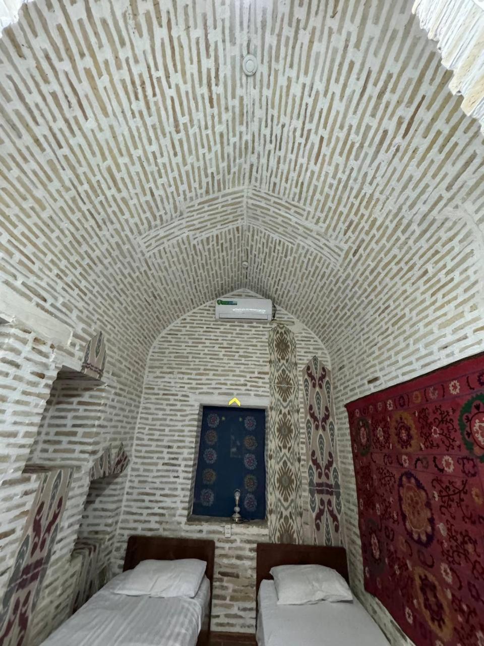 Ohun Caravan Sarai 18Th Century Old Hause Historical Unesco Heritage List 1 Minutes To Bukhara Old Town Square Est-Since 1826 For Walk In Guest Parking, Cozy Room, Best Location And Strong Wifi Exterior photo